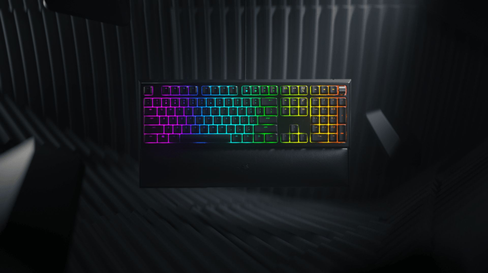 Immagine di copertina per Razer Ornata V2: la nuova tastiera perfetta per le lunghe sessioni di gioco