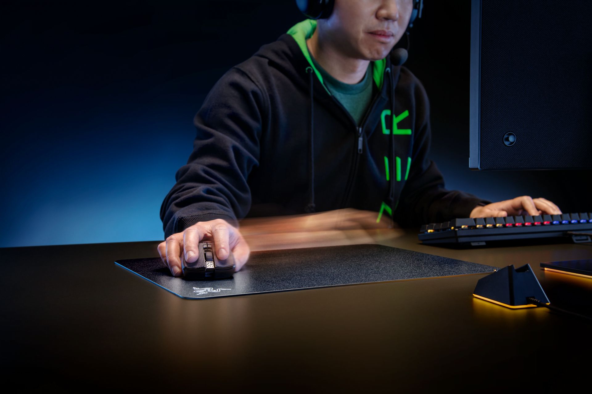 Immagine di copertina per Razer Acari: annunciato il mousepad “veloce come un fulmine”