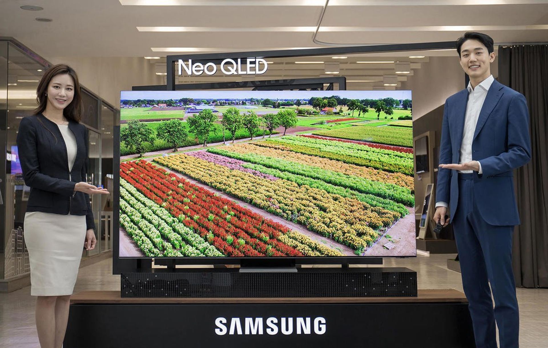 Immagine di copertina per Samsung – CES 2021: i nuovi televisori QLED già acquistabili