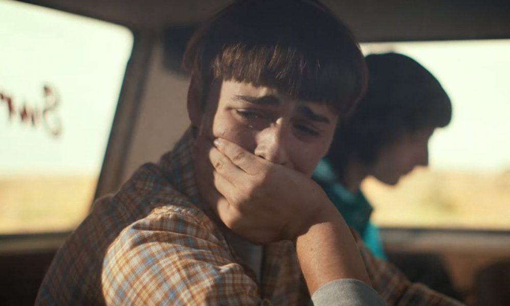 Immagine di copertina per Stranger Things 4, Noah Schnapp rivela: “Will è gay e ama Mike”