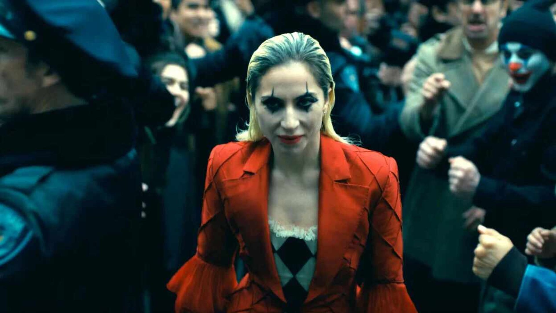 Immagine di copertina per Chi è Harley Quinn? Tutto sul ruolo di Lady Gaga in Joker: Folie à Deux