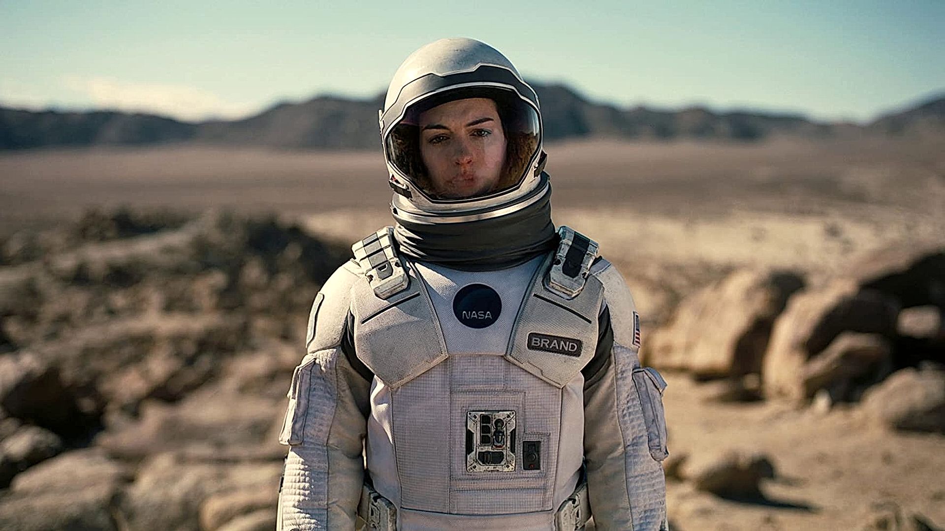 Anne Hathaway in una scena dal film Interstellar di Christopher Nolan. 10073583