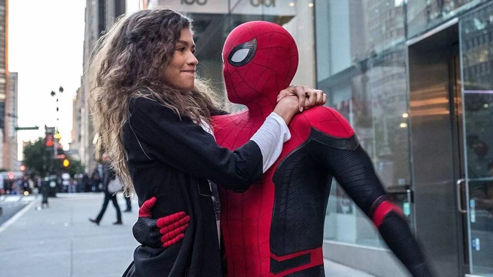 Zendaya e Tom Holland in Spider-Man.