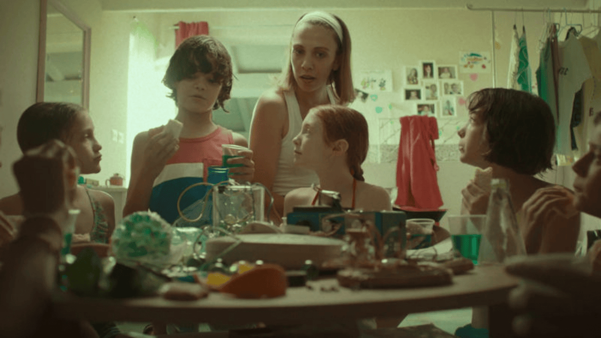 Una scena dal film Favolacce