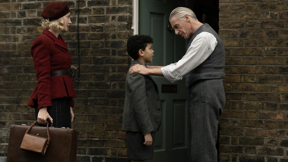 Saoirse Ronan, Elliott Heffernan e Paul Weller in Blitz.