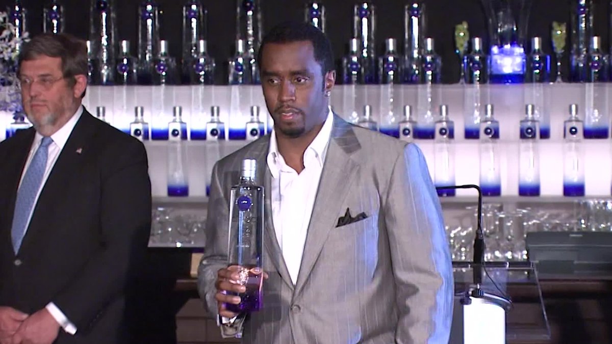 P. Diddy in una scena dal documentario The Downfall of Diddy: The Indictment