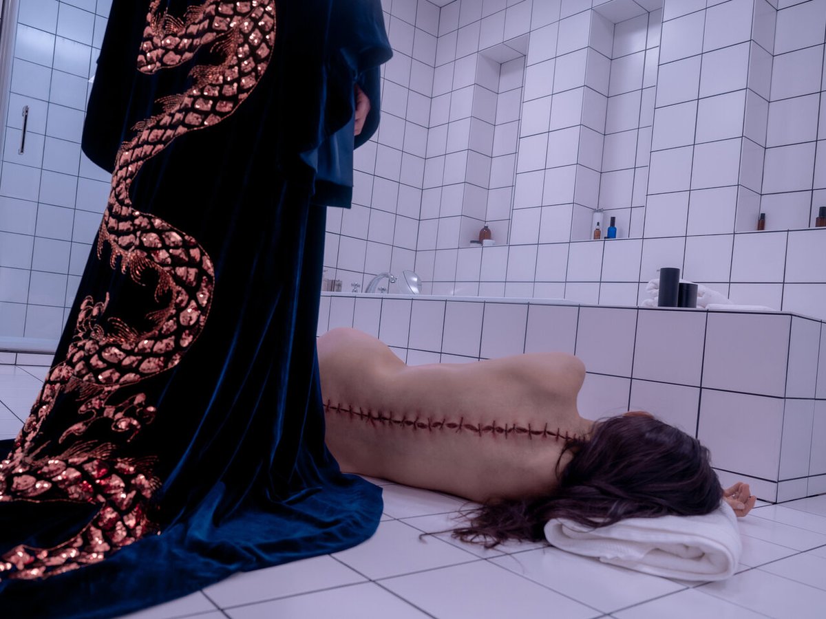 Una scena dal film, The Substance