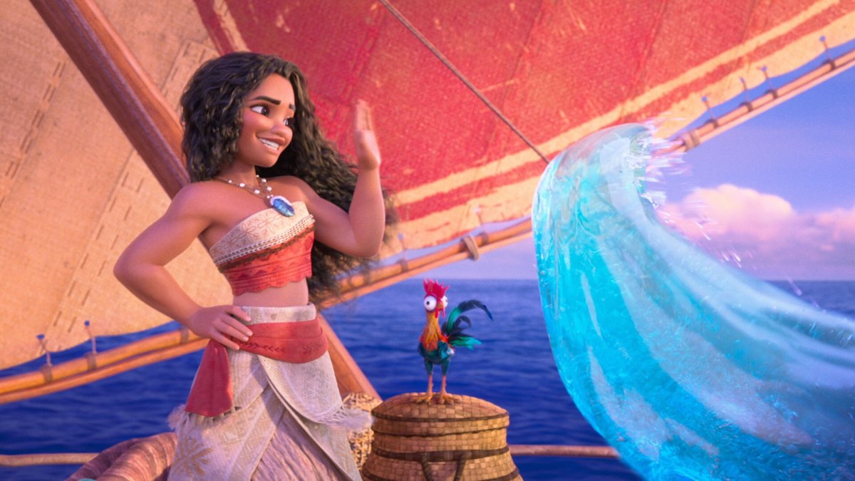 Vayana del film Oceania nell'oceano con il galletto Heihei.