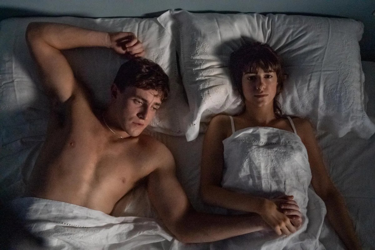 Paul Mescal in una scena dalla serie tv, Normal people.