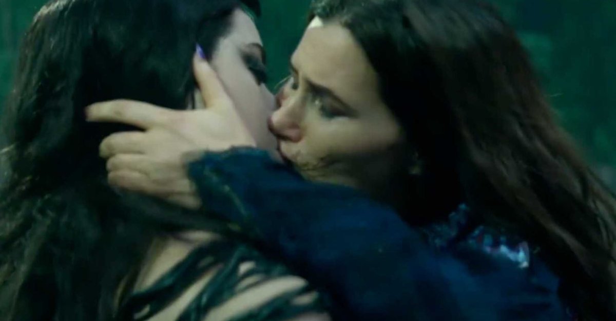 Il bacio finale tra Agatha e Morte in Agatha All Along.