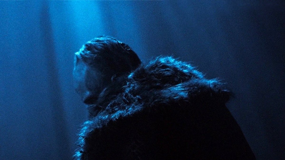Bill Skarsgard, attore trasformista in Nosferatu -2024- è il conte Orlok.