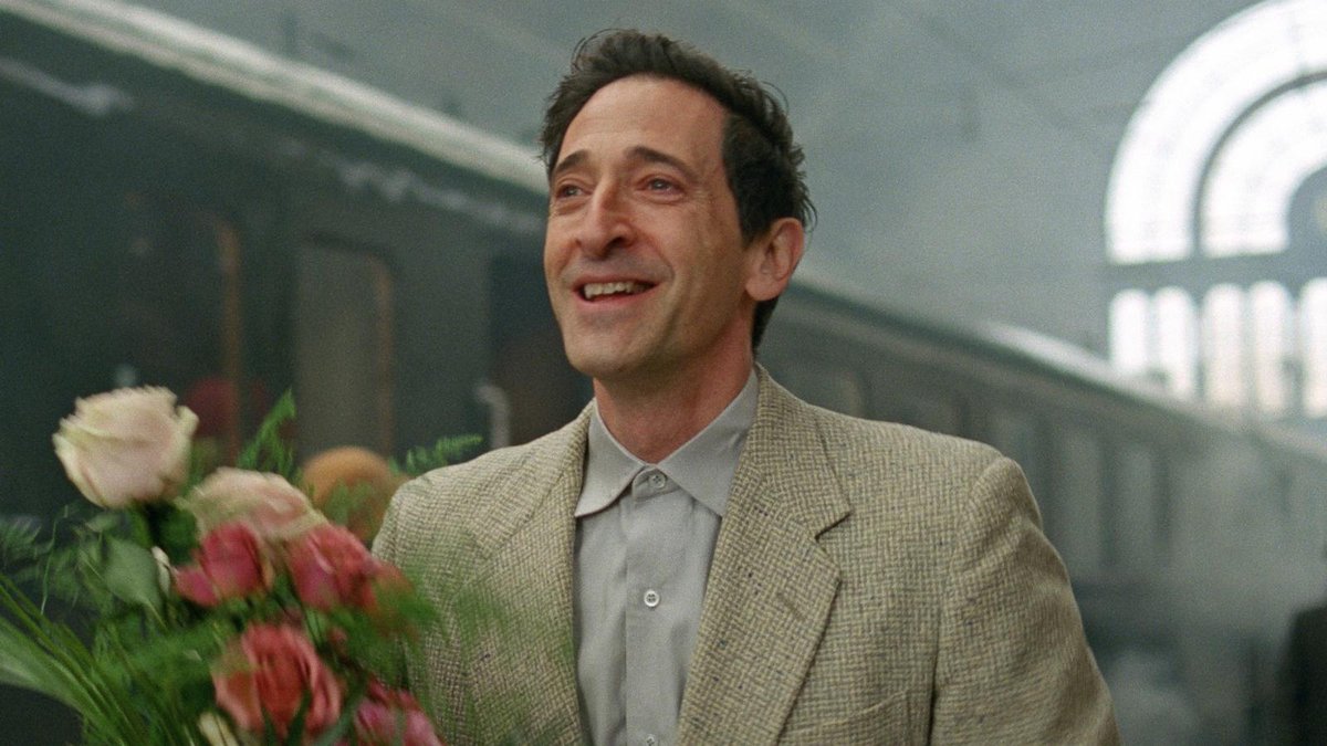 Adrien Brody in una scena dal film, The Brutalist.