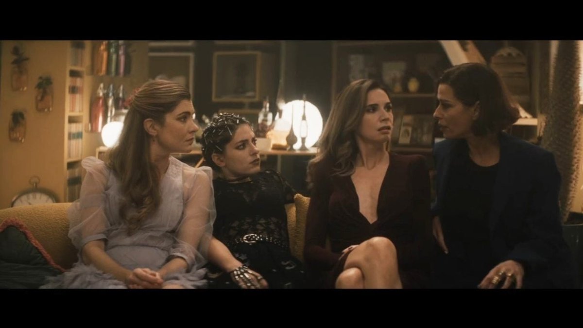 Puccini, Giannetta, Fanelli e Pandolfi in una scena del film Follemente.