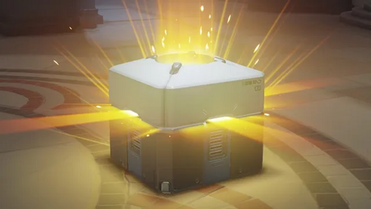 Lootbox con item leggendario su Overwatch 2