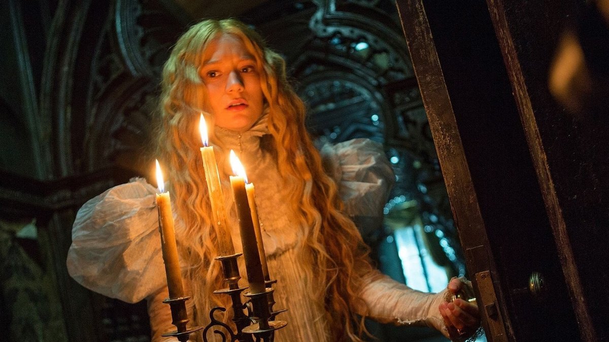 Una scena del film Crimson Peak diretto da Guillermo del Toro.