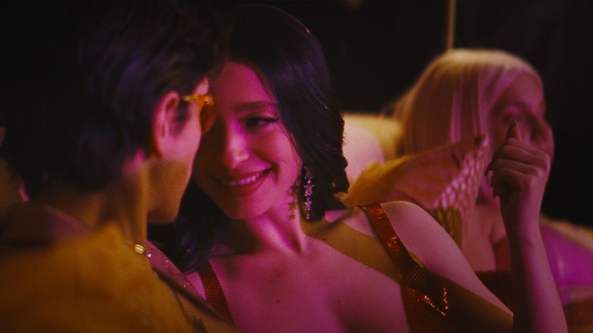 Mikey Madison in una scena del film Anora di Sean Baker.