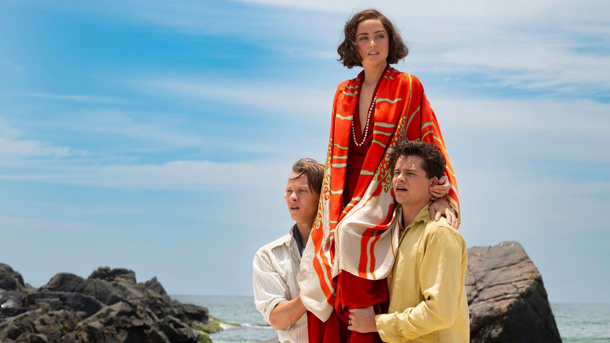 Ana de Armas, Felix Kammerer e Toby Wallace in una scena del film
