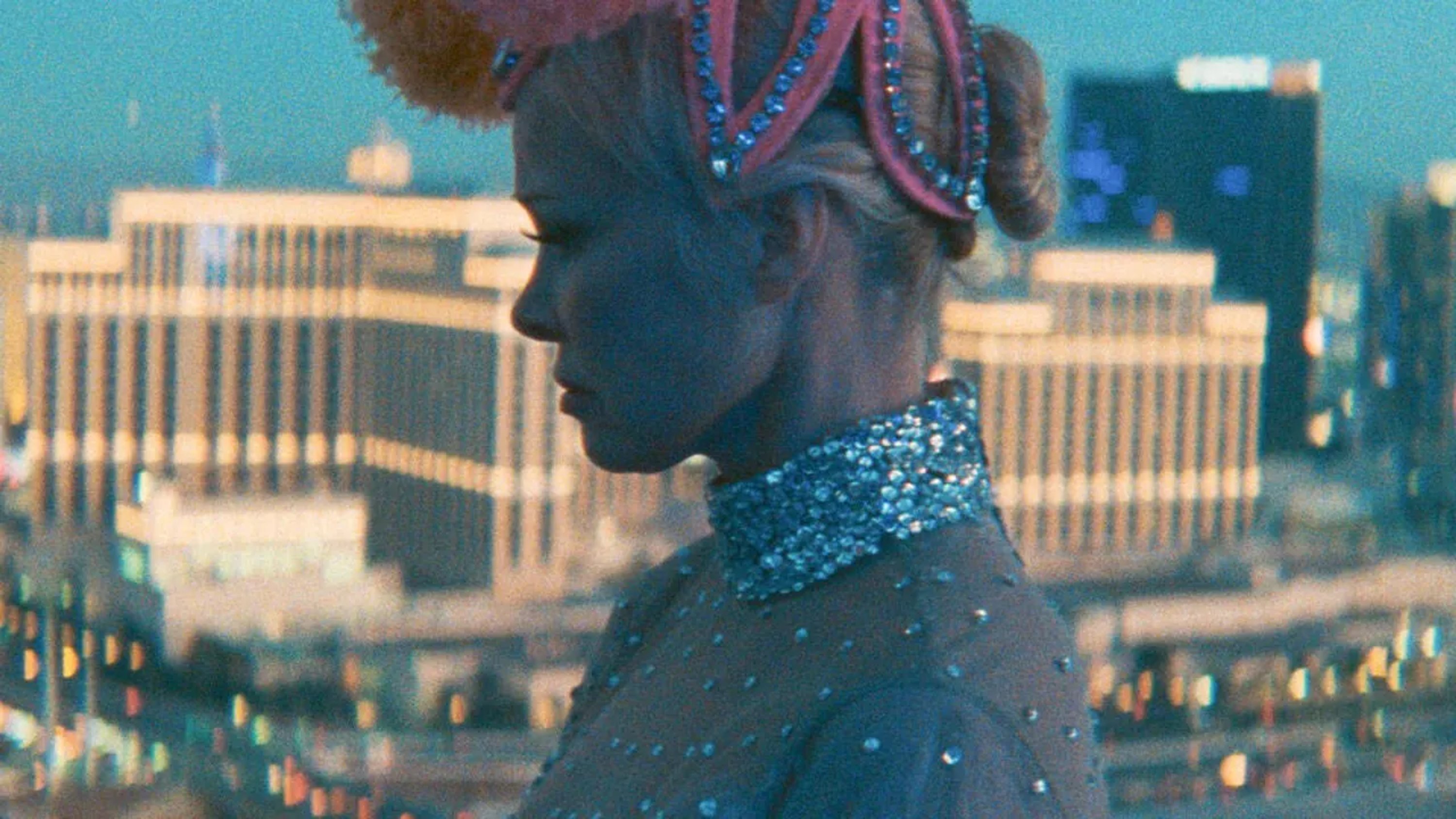 The Last Showgirl: Pamela Anderson brilla sul viale del tramonto