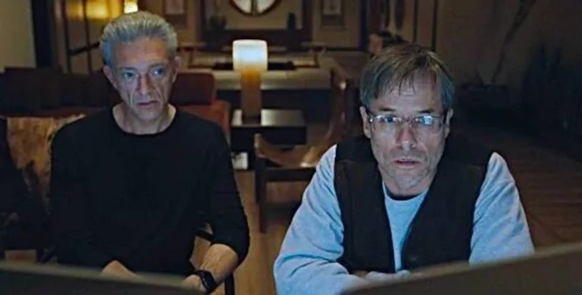 Vincent Cassel e Guy Pearce in The Shrouds