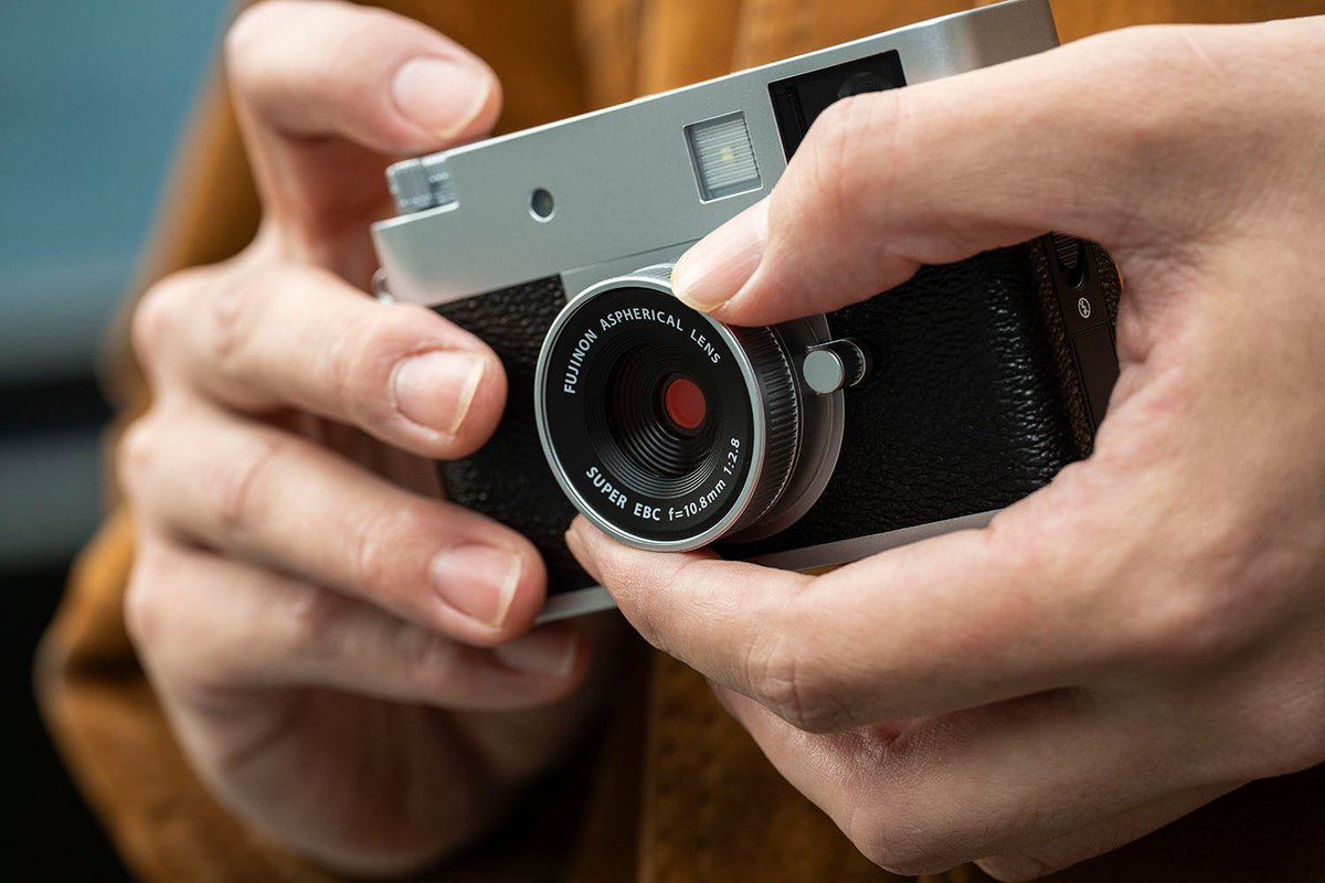 La nuova Fujifilm X-Half.
