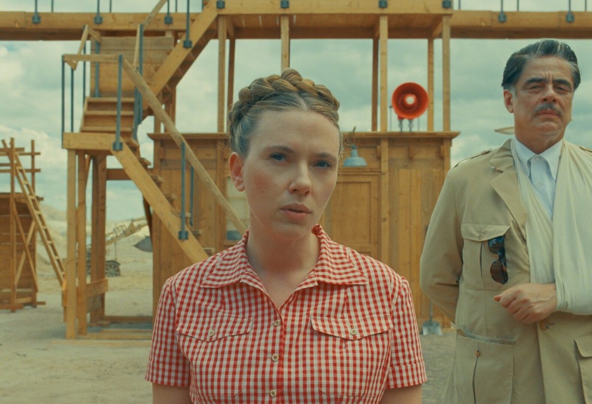 Una scena dal film, La Trama Fenicia.