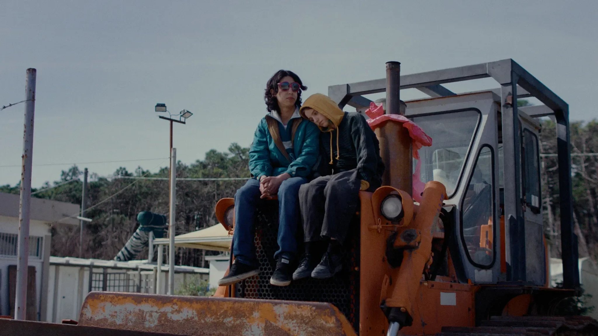 Arturo Gabbriellini e Juli Grabenhenrich in una scena di Paternal Leave.