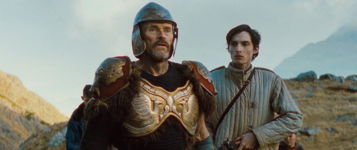 Willem Dafoe e Finn Wolfhard in una scena di The Legend of Ochi.