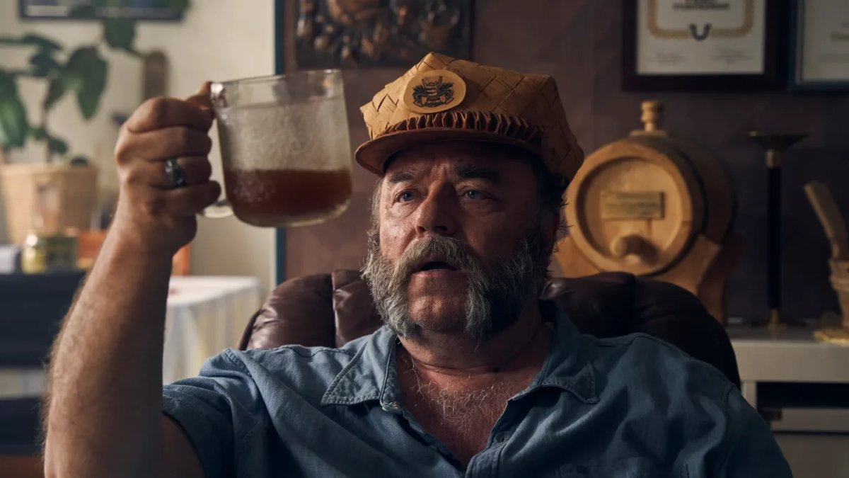 Pertti Sveholm in una scena del film, 100 litri di birra.