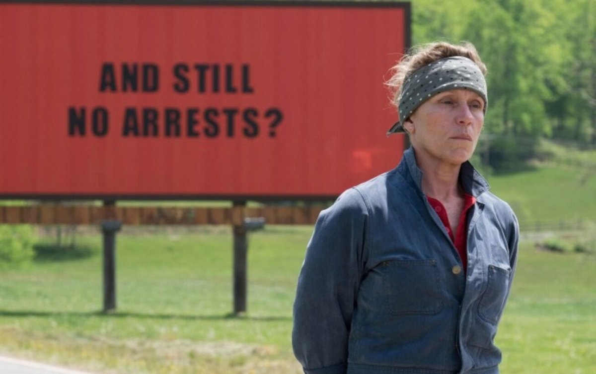 Una scena dal film, Tre manifesti a Ebbing, Missouri.