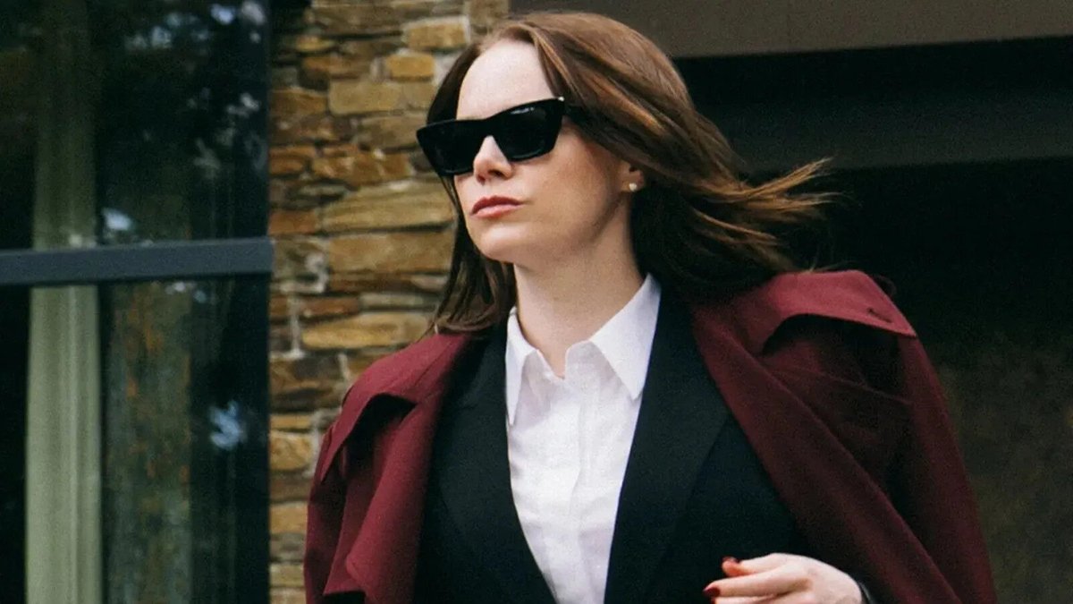 Emma Stone in una scena dal film, Bugonia.