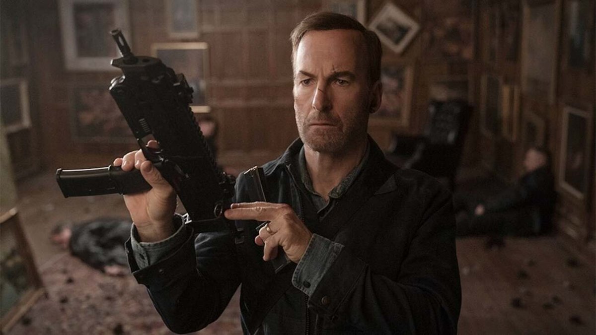 Bob Odenkirk in una scena dal film, Io sono nessuno 2.