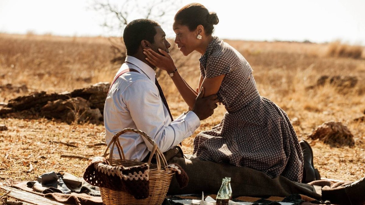 Una scena dal film, Mandela - La lunga strada verso la libertà.