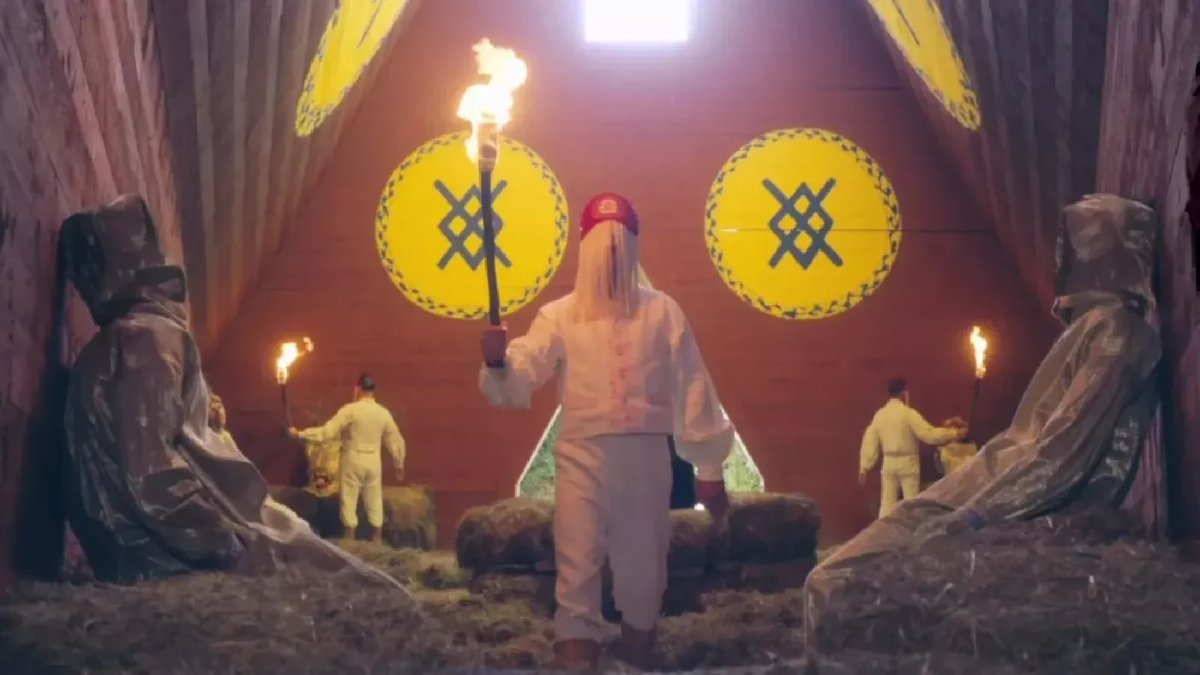 Una scena dal finale di Midsommar.