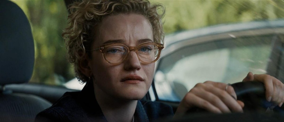 Una scena dal film, Weapons.