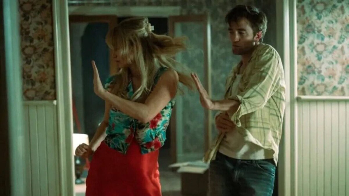 Jennifer Lawrence e Robert Pattinson in Die My Love.
