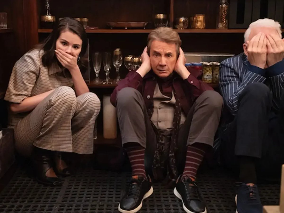 Charles, Oliver e Mabel in Only Murders in the Building 5.