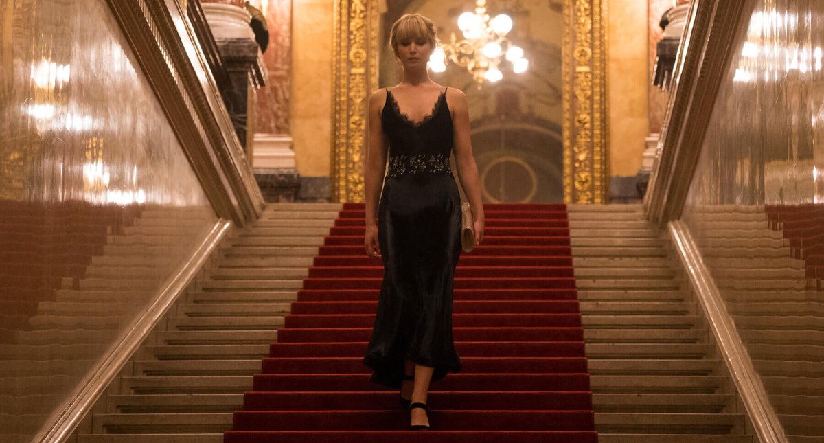 Una scena dal film, Red Sparrow.