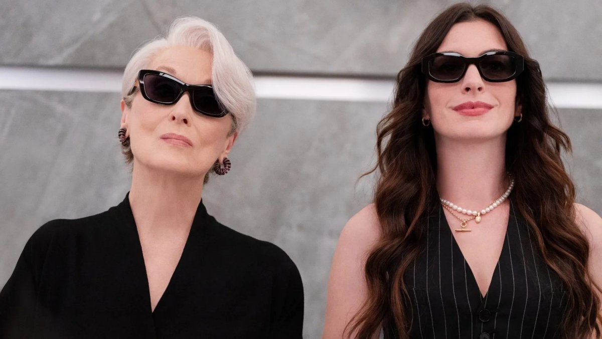 Il Diavolo Veste Prada 2: il ritorno di Meryl Streep e Anne Hathaway nel teaser trailer del sequel Una scena dal teaser trailer de Il Diavolo Veste Prada 2.