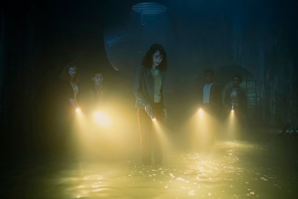 Una scena dal quinto episodio della serie, IT: Welcome to Derry.