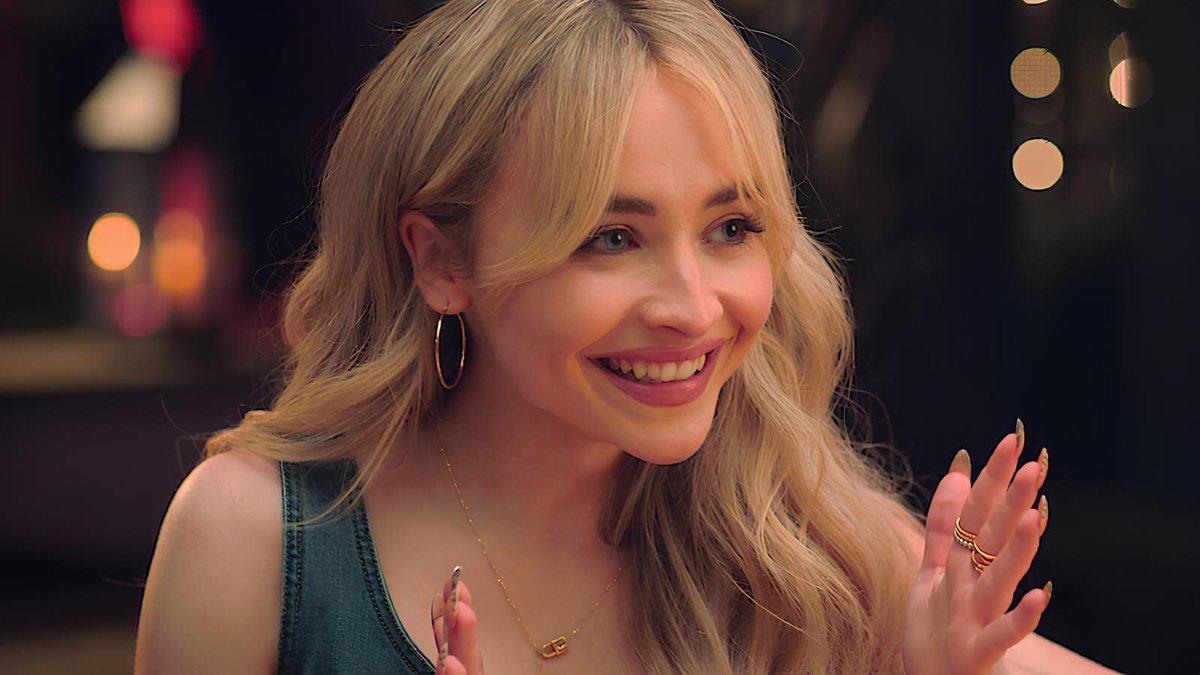 Sabrina Carpenter è la nuova Alice nel paese delle meraviglie per Universal Sabrina Carpenter