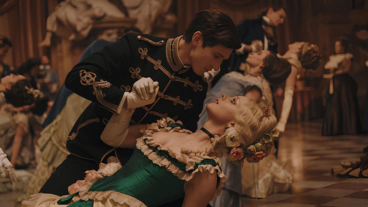 Una scena del film The Ugly Stepsister