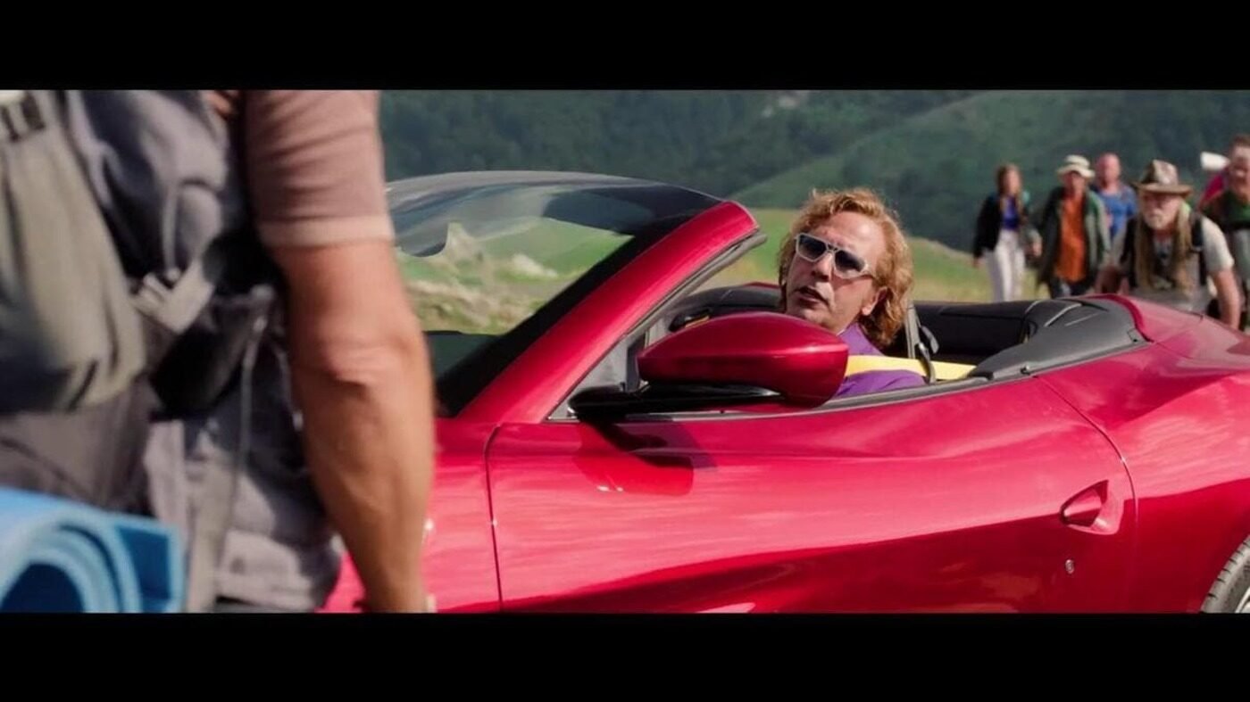 Checco Zalone in una scena di Buen Camino.