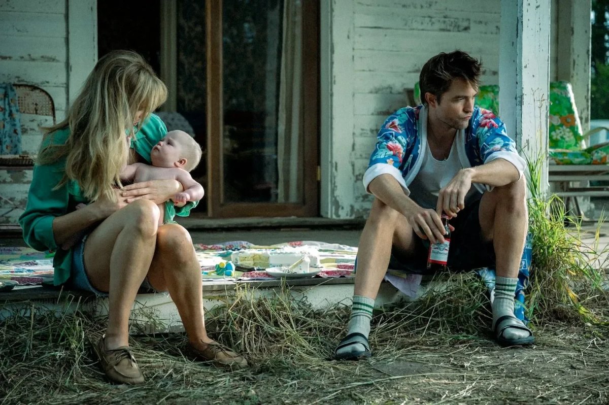 Jennifer Lawrence e Robert Pattinson in una scena di Die My Love.
