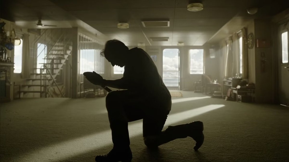 Tom Cruise in Digger.