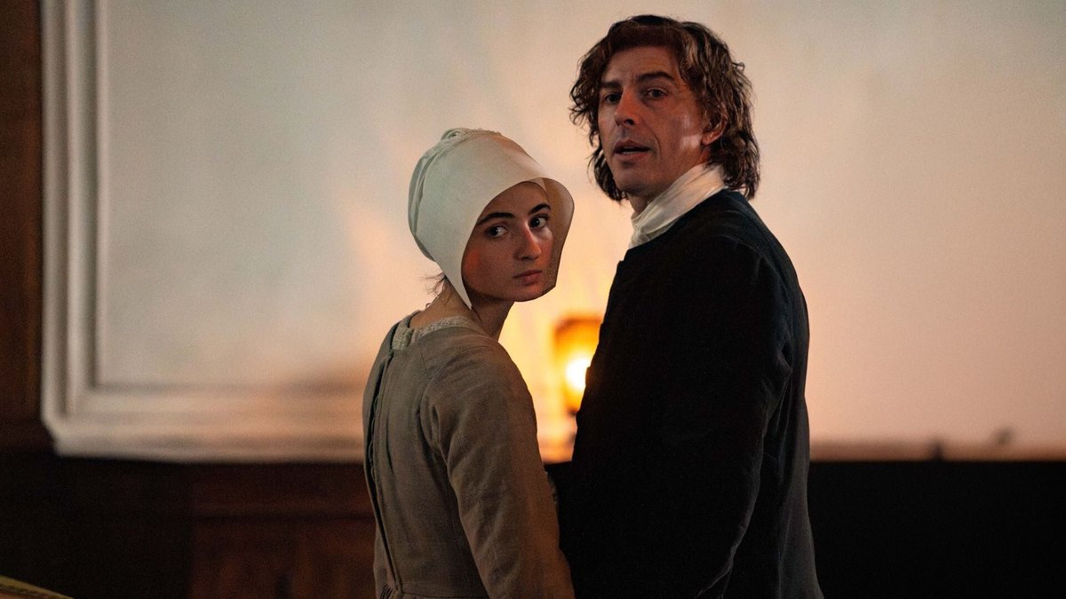 Tecla Insolia e Michele Riondino in una scena del film Primavera.