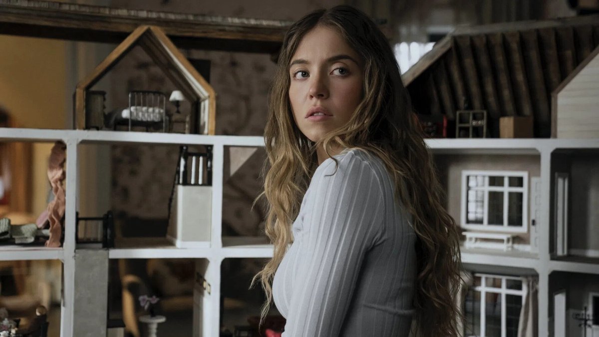Una scena di Sydney Sweeney in Una di Famiglia - The Housemaid
