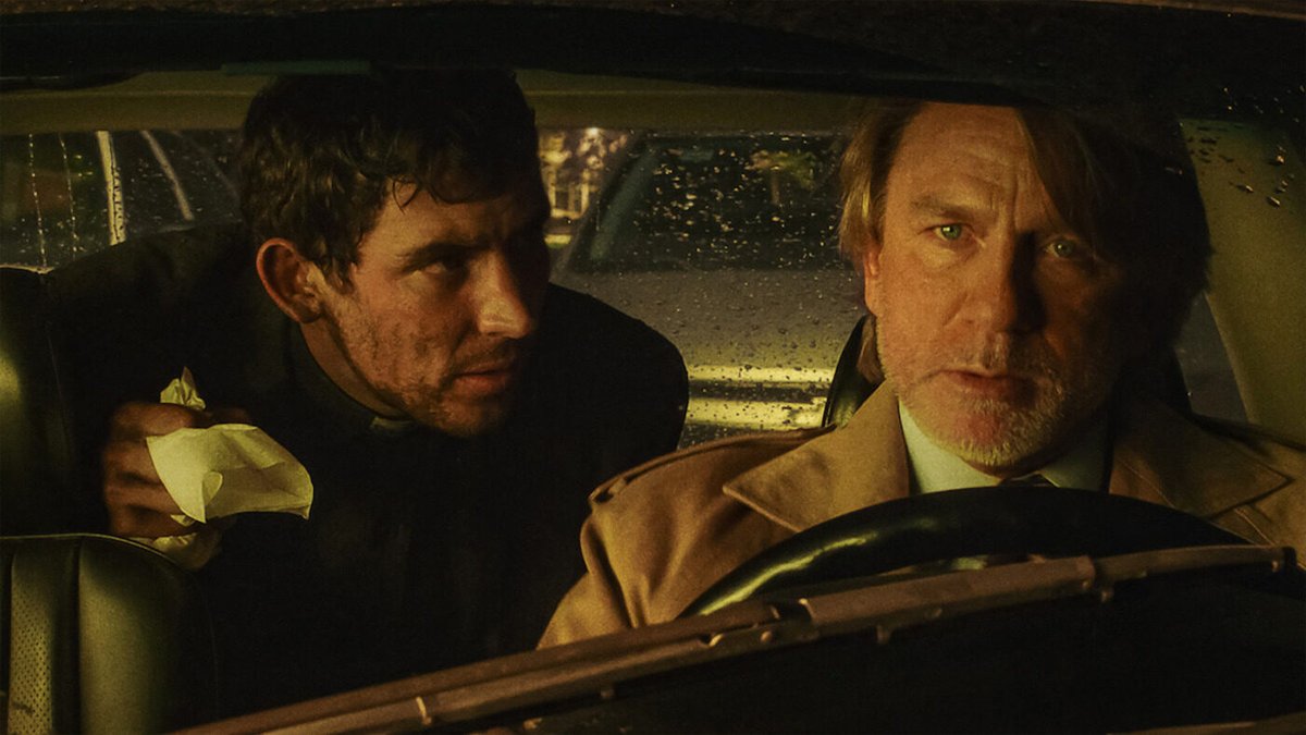 Una scena dal film Netflix, Wake Up Dead Man.