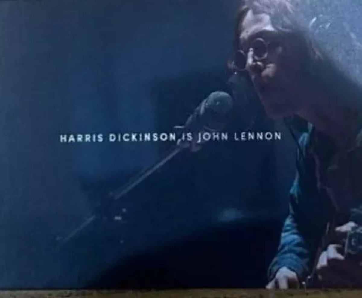 Harris Dickinson interpreterà John Lennon nei film dei Beatles.