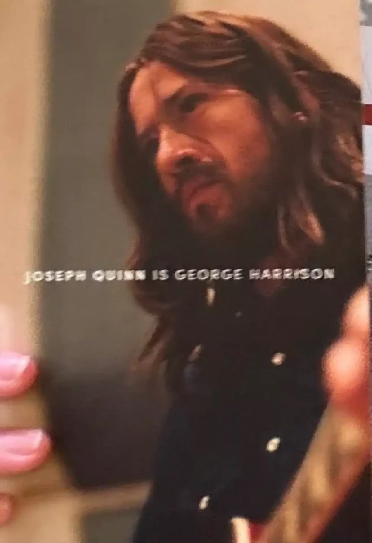 Joseph Quinn vestirà i panni di George Harrison nei film dei Beatles.