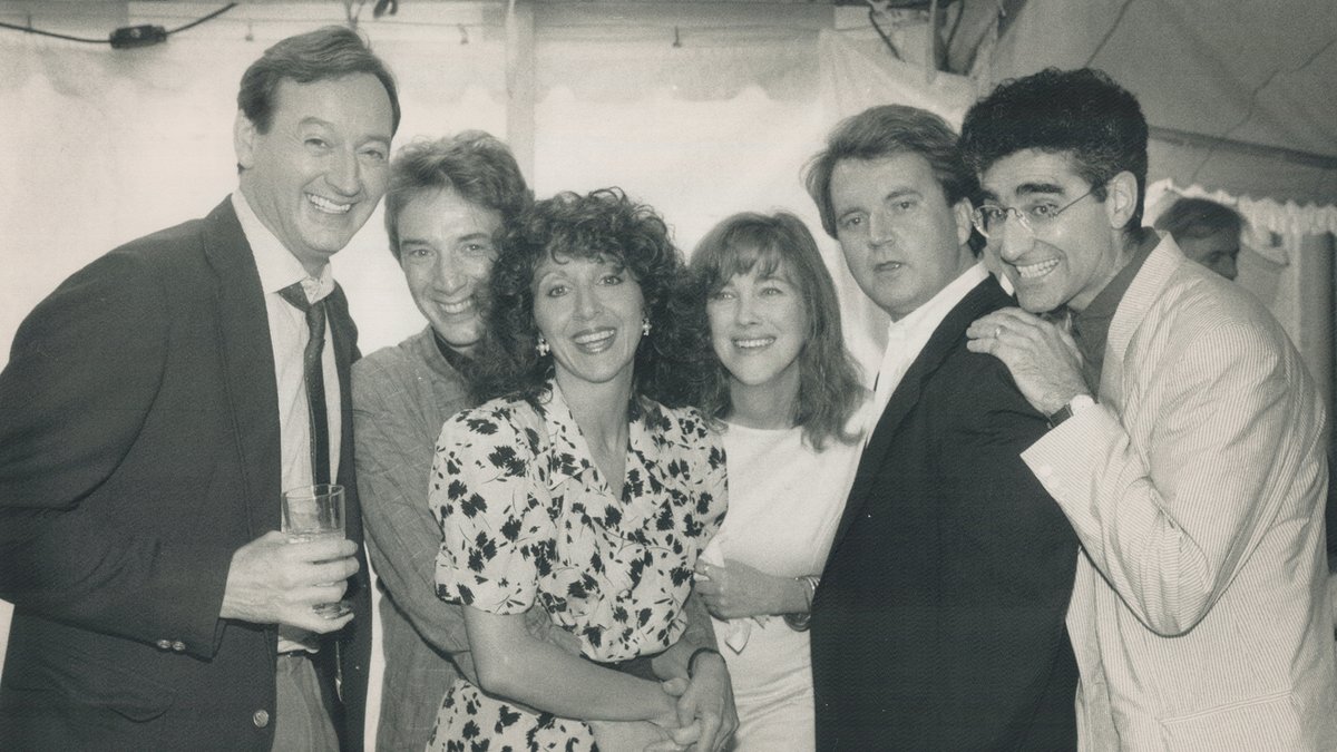 Joe Flaherty, Martin Short, Andrea Martin, Catherine O'Hara, Dave Thomas e Eugene Levy.